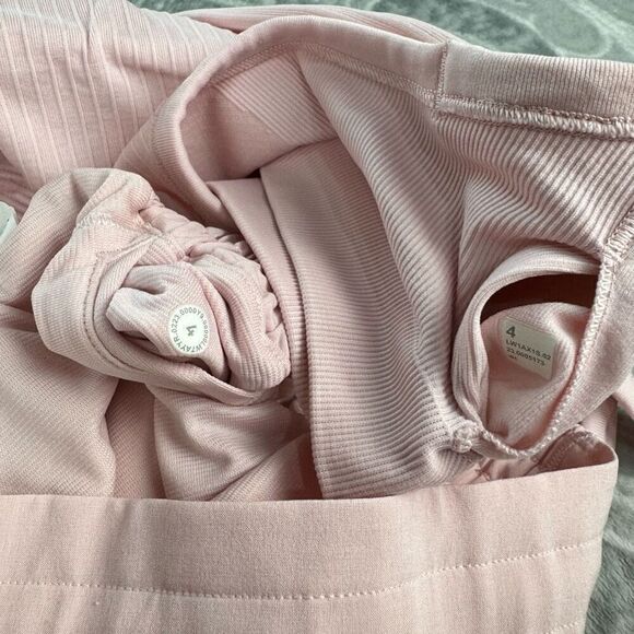 Womens Lululemon Strawberry Milkshake Ebb to Street and Hotty Hot Set - Picture 3 of 3